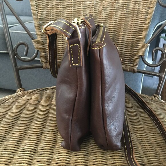 Bundle - Spartina Wallet Wristlet and JoJo Leather Crossbody Handbag - Picture 5 of 16